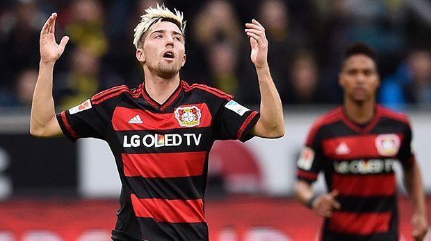 
                <strong>Kevin Kampl (Bayer 04 Leverkusen)</strong><br>
                Kevin Kampl (Bayer 04 Leverkusen): Gab den zweiten Sechser neben Kramer und war defensiv häufig weit auf links zu finden. Räumte hier auch Piszczek ab und sah die erste gelbe Karte im Spiel. Ansonsten unauffällig. ran-Note: 3.
              