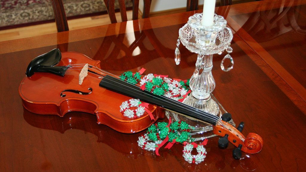 Es müssen zum Fest nicht immer klassische Klänge sein. Auch moderne Weihnachtslieder können am Heiligen Abend für Stimmung sorgen.