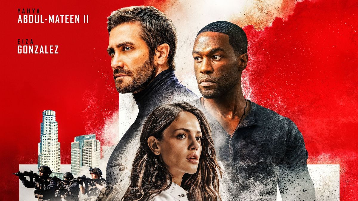 Filmposter zum Film "Ambulance" (2022) mit Yahya Abdul-Mateen ll, Jake Gyllenhaal und Eiza González.