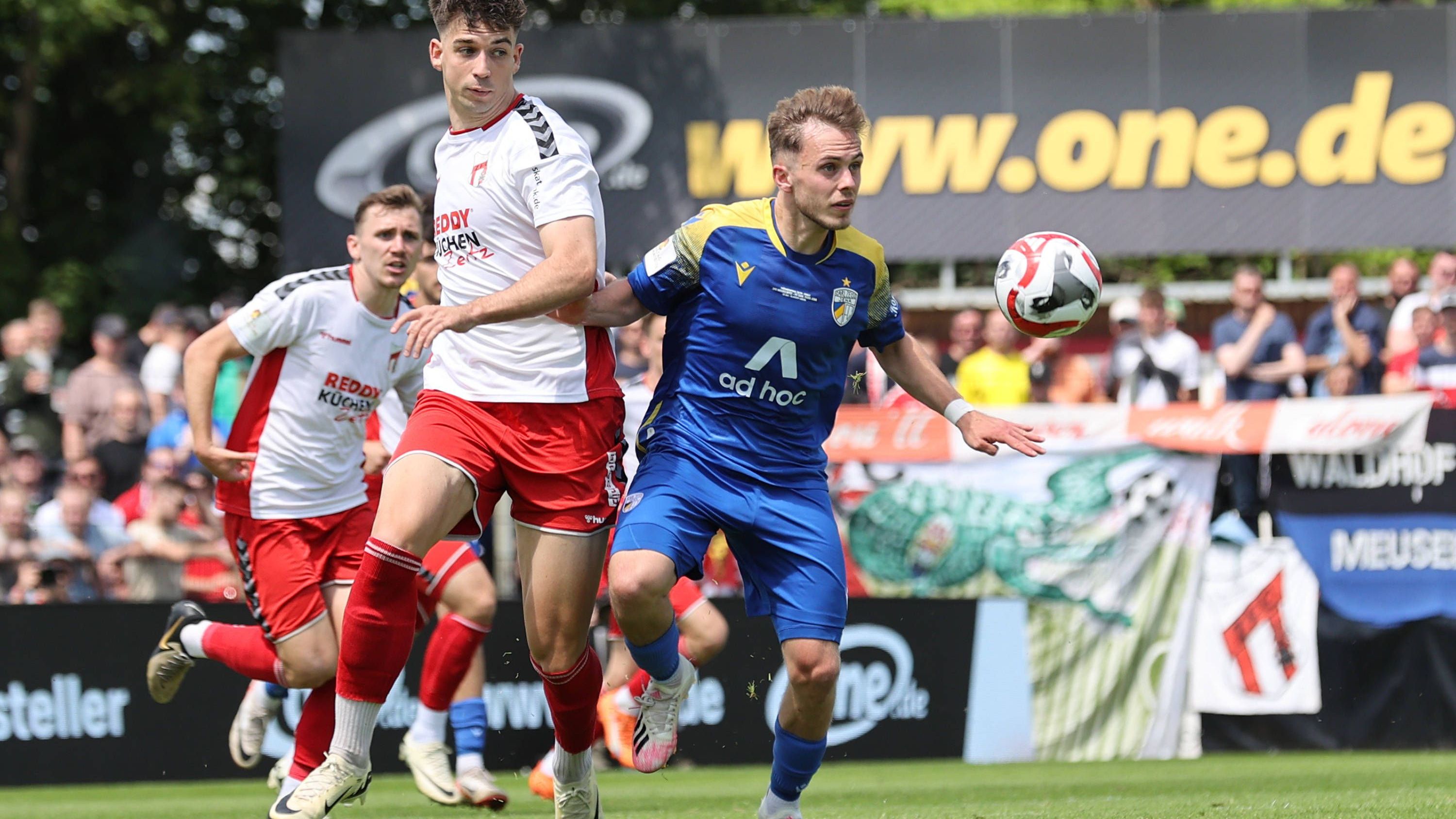 <strong>Landespokal Thüringen in Meuselwitz</strong><br>ZFC Meuselwitz (l., Regionalliga Nordost) - <strong>FC Carl Zeiss Jena</strong> (Regionalliga Nordost) 0:4 (0:3) - Torschützen: 0:1 Löder (5.), 0:2 Löder (11.), 0:3 Verkamp (39.), 0:4 Löder (61.)