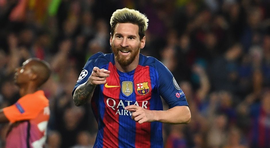 
                <strong>Lionel Messi</strong><br>
                In seinen 33 Liga-Einsätzen war Messi vor dem Tor brandgefährlich. Insgesamt sprangen dabei aber "nur" 26 Treffer heraus - im Vergleich mit Ronaldo und Griezmann die geringste Torausbeute der abgelaufenen Saison. Seine 18 Torvorlagen sind bei seinem Traum-Zusammenspiel mit Neymar und Luis Suarez hingegen wenig überraschend und trugen dazu bei, dass Barcelona mit 112 Treffern den Top-Wert der Spielzeit aufstellte. Messis Treffer machten daran aber eben lediglich 23 Prozent aus.
              