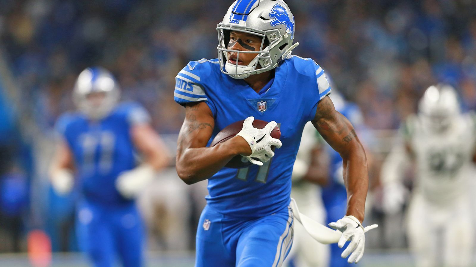 
                <strong>Marvin Jones (Detroit Lions)</strong><br>
                Auch Marvin Jones wird in diesem Jahr kein Spiel mehr absolvieren. Der Wide Receiver der Detroit Lions befindet sich nach einer Knieverletzung aus dem Thanksgiving-Game gegen die Chicago Bears auf der IR-Liste.
              