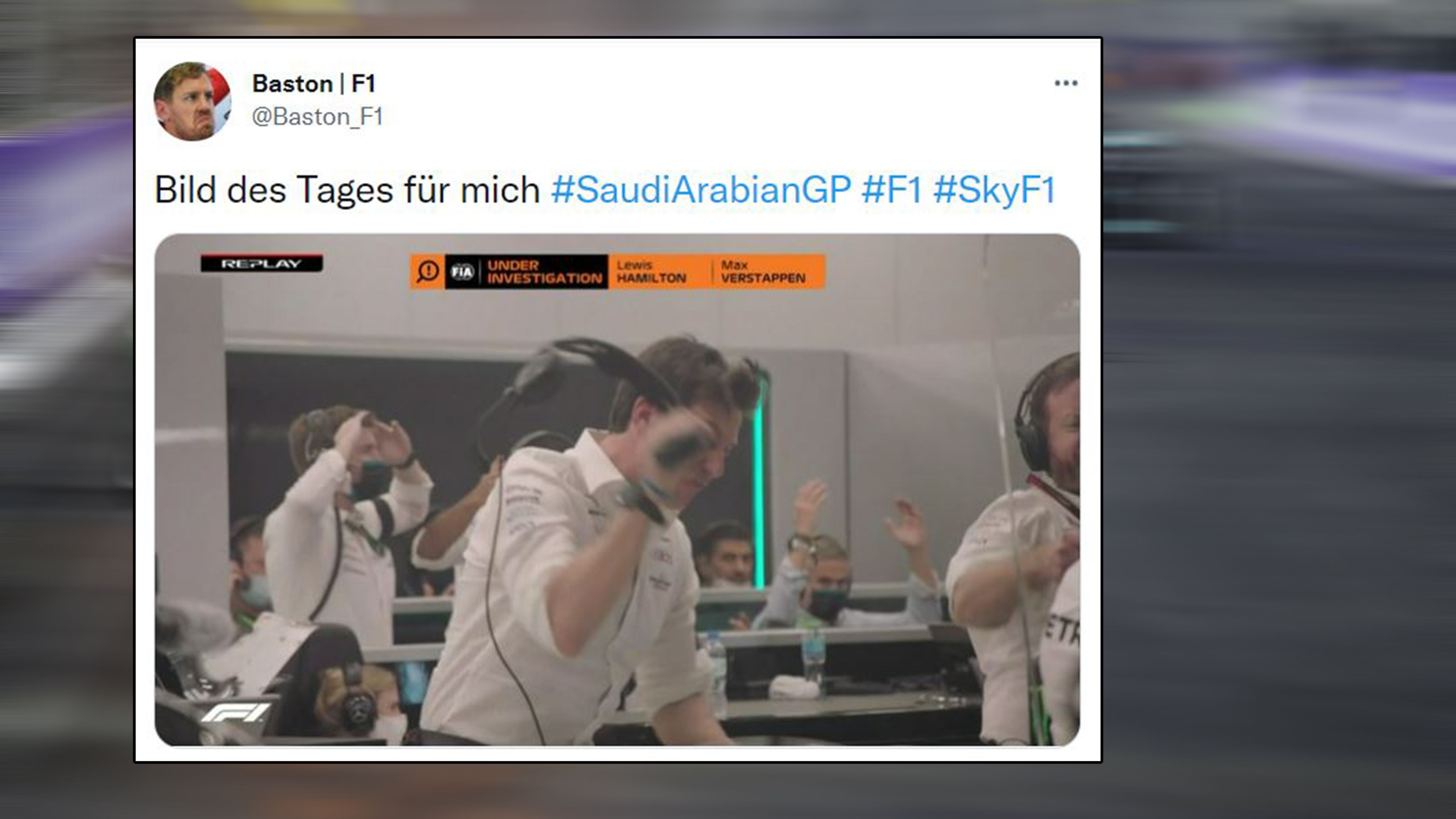 
                <strong>Toto gefällt es gar nicht</strong><br>
                Mercedes-Sportchef Toto Wolff ist völlig außer sich. Doch er darf sich freuen. Lewis Hamilton gewinnt am Ende klar vor Verstappen. 
              