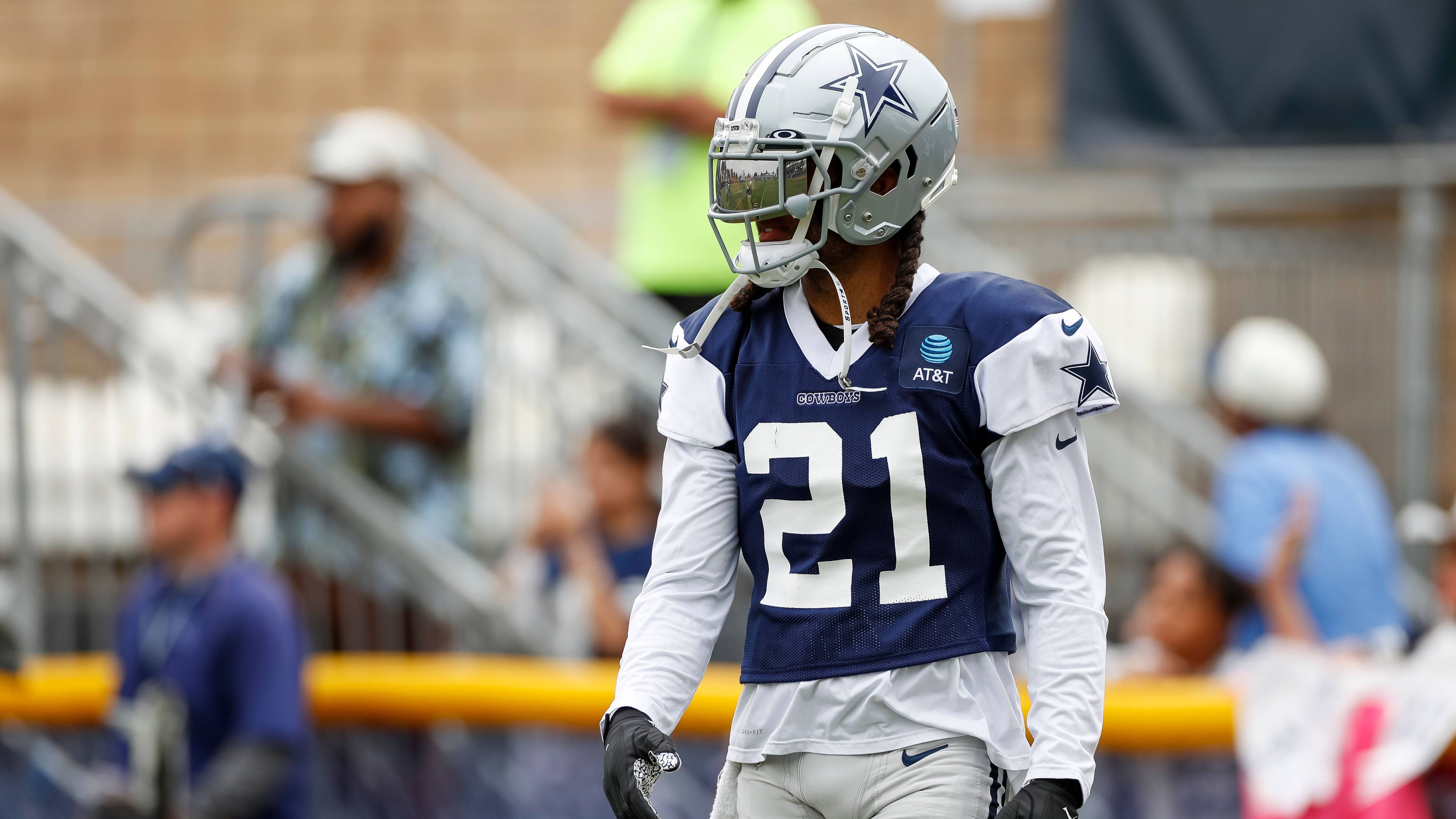 <strong>Dallas Cowboys: Cornerback Stephon Gilmore</strong><br>Obwohl Gilmore wohl nicht mehr in der Prime seiner Karriere ist, gehört er weiterhin zu den besten Cornerbacks der Liga. Dank seiner Erfahrung und Coverage-Fähigkeiten kann er mit dem talentierten, aber noch zu inkonstanten Trevon Diggs ein starkes Cornerback-Duo bilden.