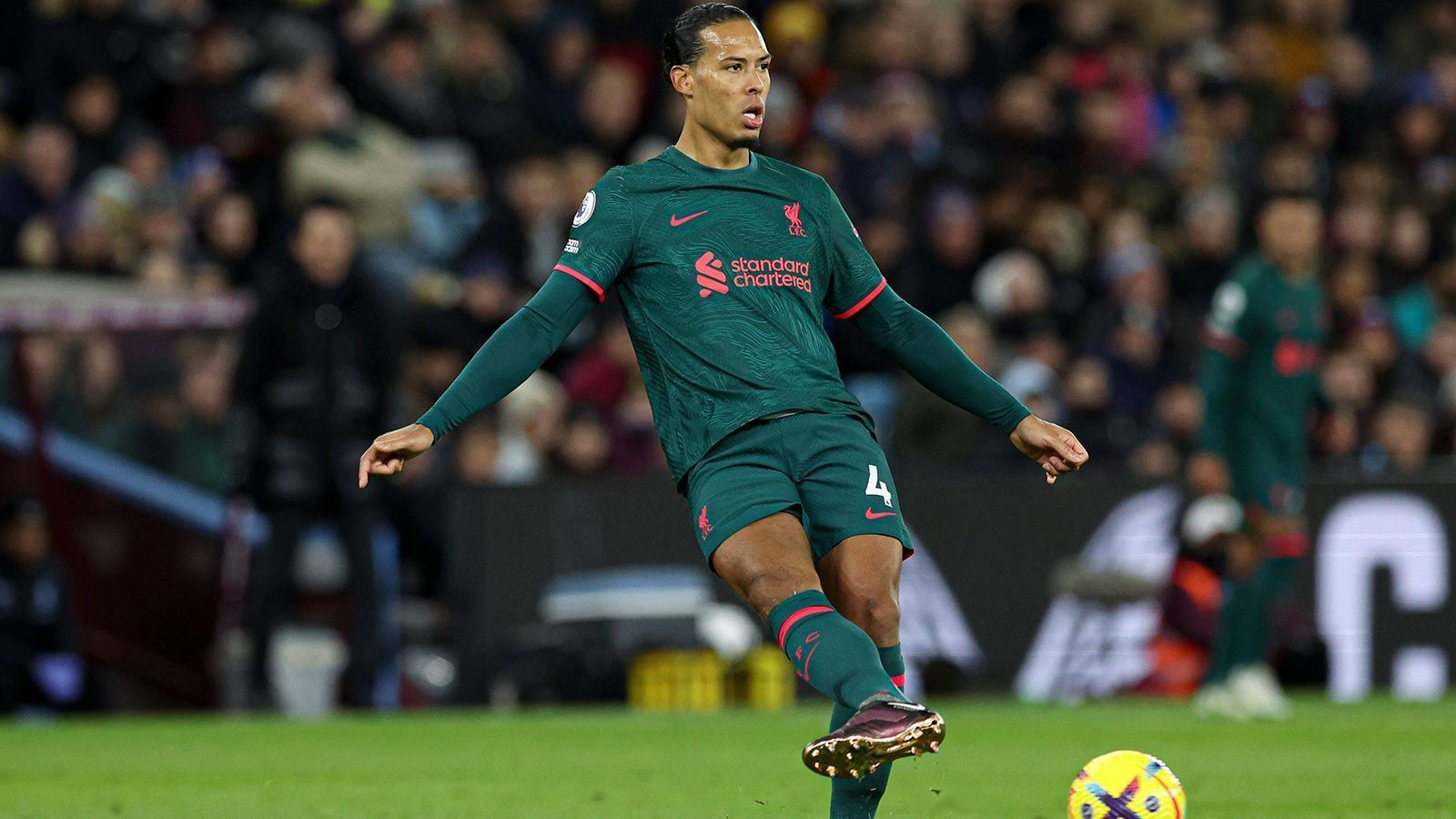 
                <strong>Verteidiger: Virgil van Dijk</strong><br>
                Verein: FC Liverpool Nationalität: Niederlande
              