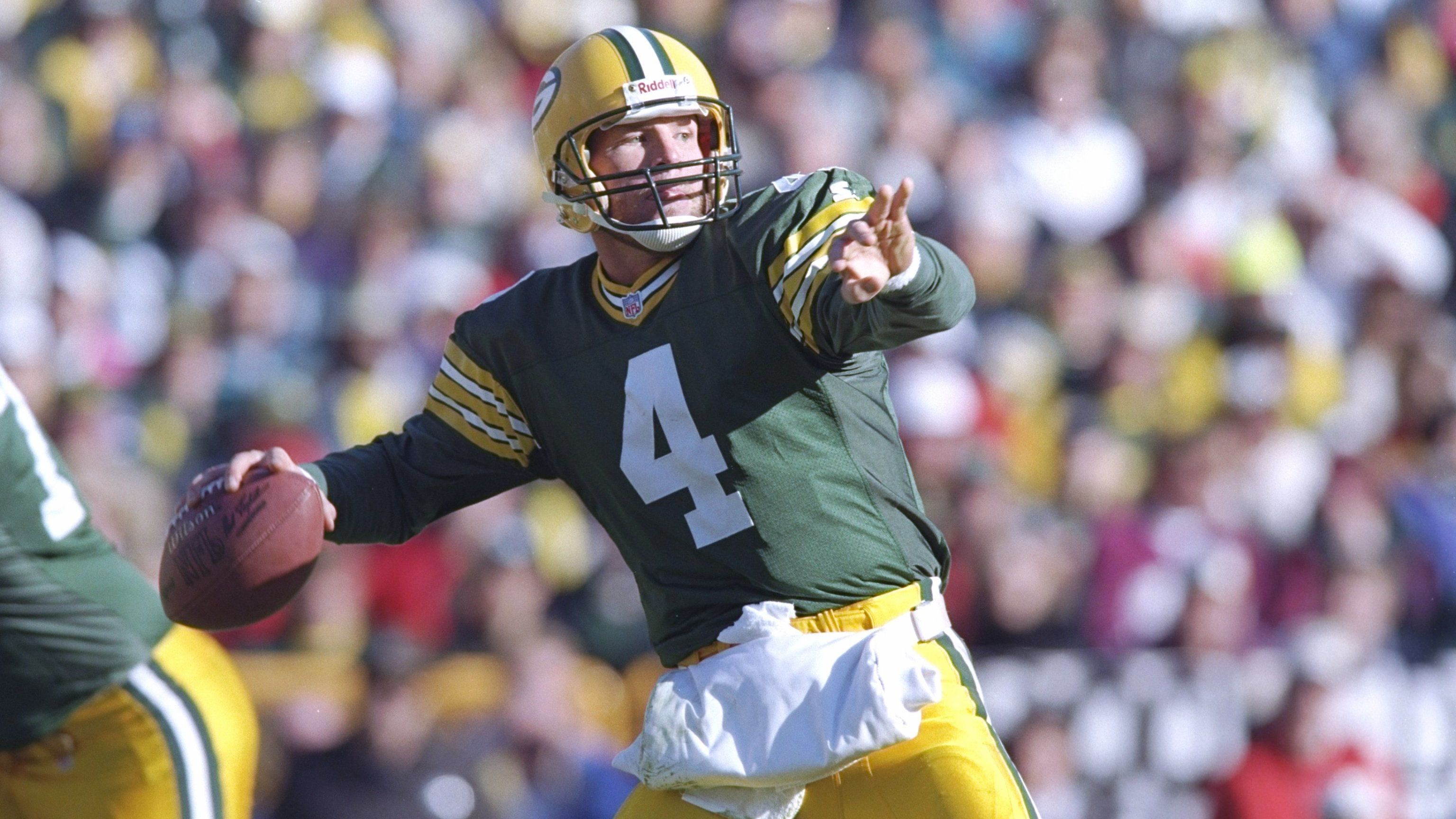 <strong>1996: Brett Favre&nbsp;</strong><br>Team: Green Bay Packers<br>Position: Quarterback