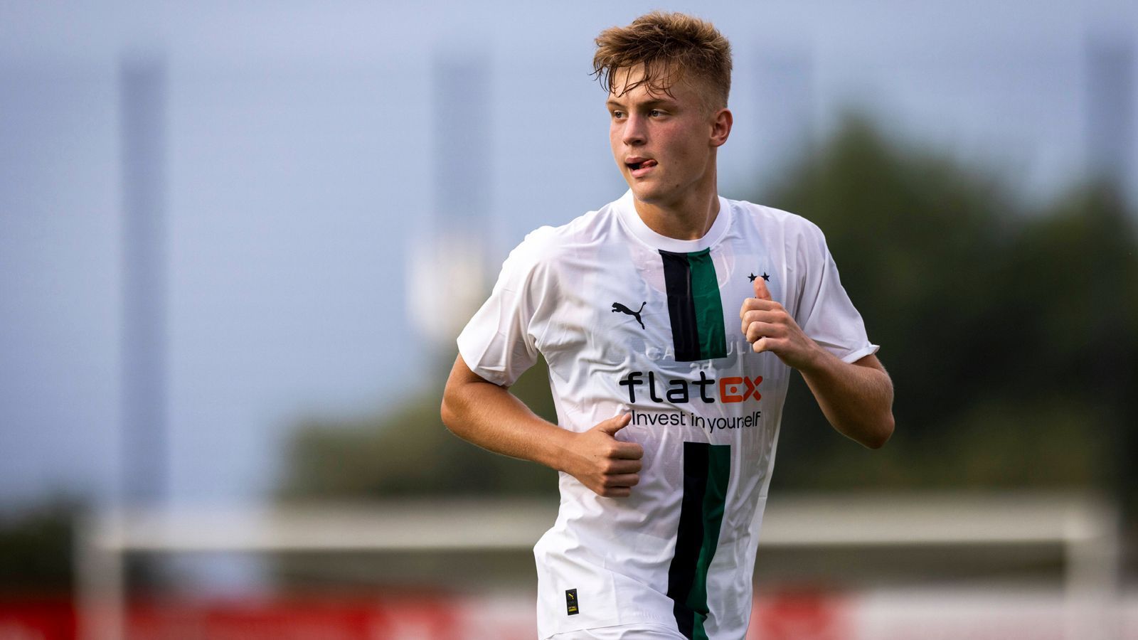 
                <strong>Luca Netz (Borussia Mönchengladbach)</strong><br>
                &#x2022; Vertrag bis: 30. Juni 2026 - <br>&#x2022; Alter: 19 Jahre - <br>&#x2022; Position: Linksverteidiger - <br>&#x2022; Nationalität: Deutschland<br>
              