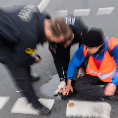 "Das Kapitel des Klebens und der Straßenblockaden endet", erklärt die Klimaschutz-Gruppe "Letzte Generation".