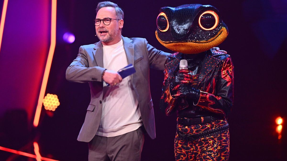 "The Masked Singer", Staffel 11, Folge 2, Matthias Opdenhövel, der Feuersalamander