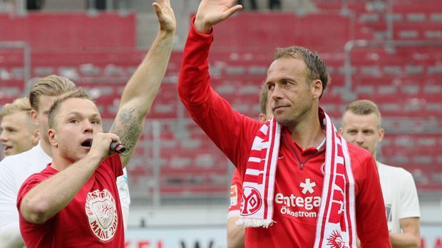 
                <strong>Nicolce Noveski</strong><br>
                Nicolce Noveski (36) - letzter Verein: 1. FSV Mainz 05. Jahre lang ist der Verteidiger bei den Rheinhessen Kapitän und Fixpunkt in der Defensive. Nach zwölf Jahren ist dann aber Schluss. Als Optionen werden einige Zweitliga-Klubs gehandelt.
              