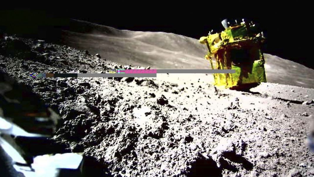 Der japanische Lander SLIM (Smart Lander for Investigating Moon) bei seiner Ankunft auf dem Mond.