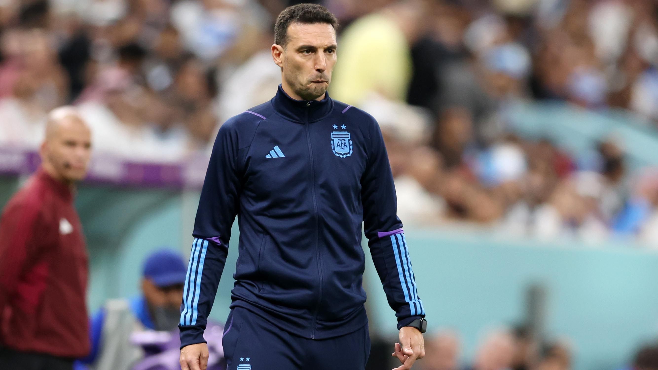 
                <strong>Lionel Scaloni (Trainer: Argentinien)</strong><br>
                &#x2022; Platz 1: Lionel Messi <br>&#x2022; Platz 2: Julian Alvarez <br>&#x2022; Platz 3: Luka Modric <br>
              