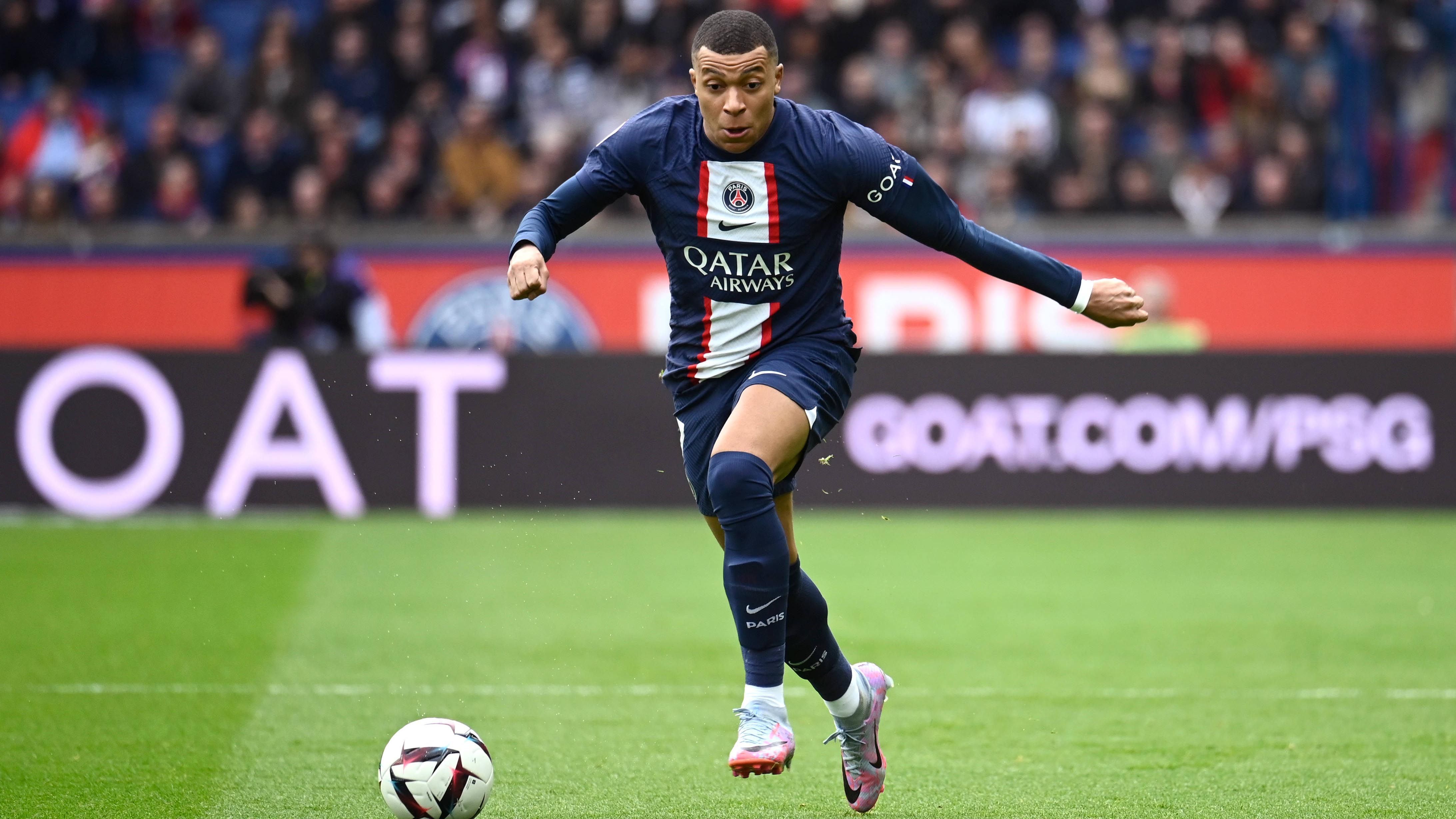 
                <strong>Angriff: Kylian Mbappe</strong><br>
                Verein: Paris Saint-GermainNationalität: Frankreich
              