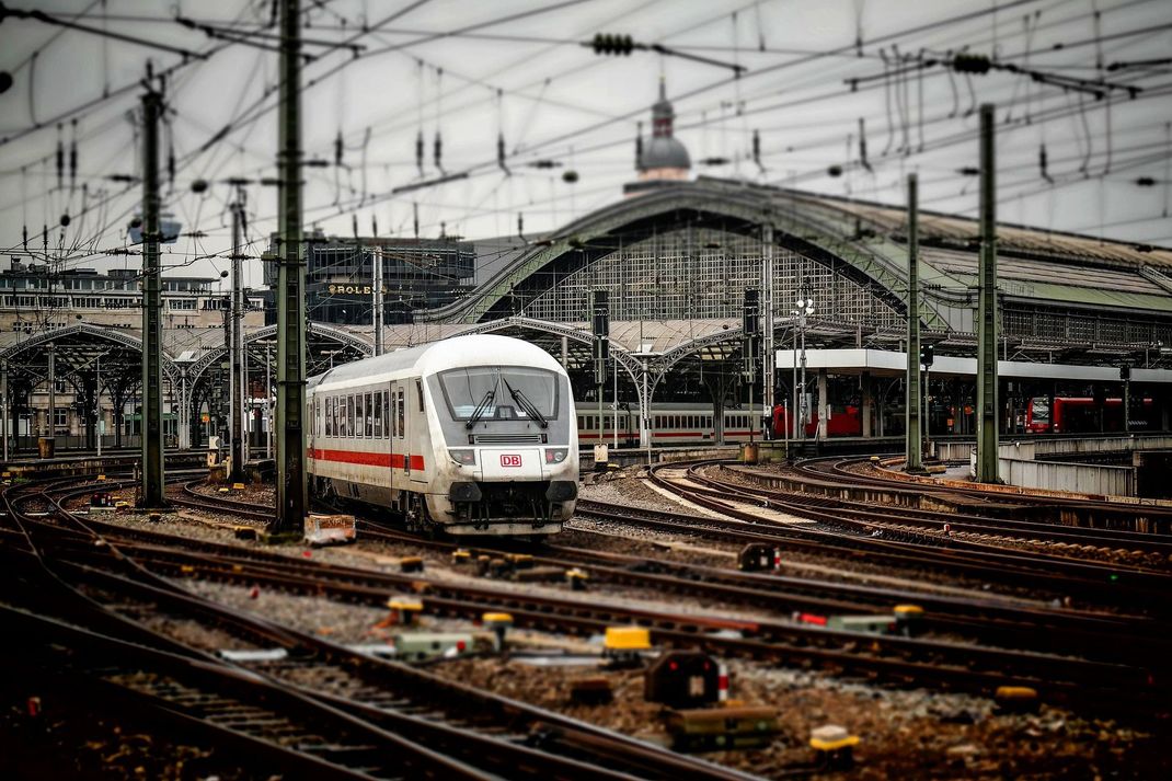 Silvester mal anders feiern – seien Sie spontan und lassen Sie sich von der Bahn an ein beliebiges Ziel bringen.