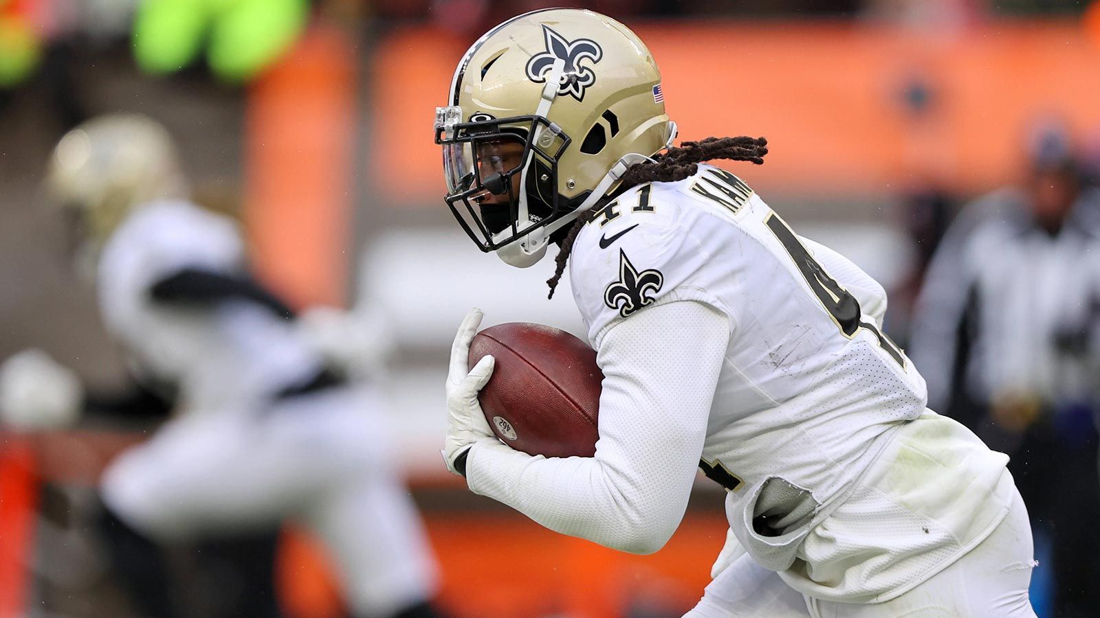 
                <strong>Platz 8: Alvin Kamara </strong><br>
                &#x2022; Rushing Touchdowns: 49<br>&#x2022; Aktuelles Team: New Orleans Saints<br>&#x2022; In der NFL seit: 2017<br>
              