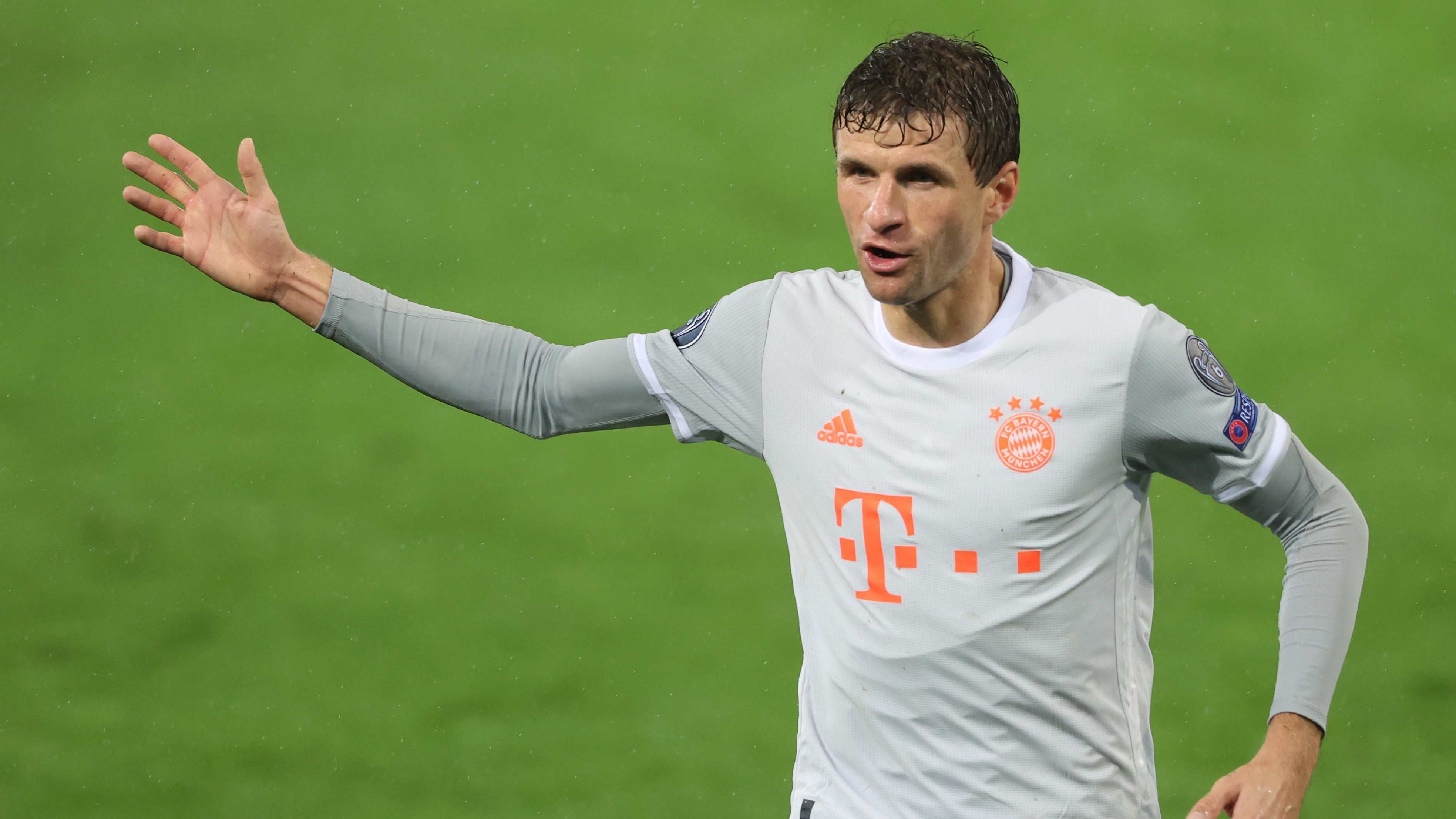 
                <strong>Thomas Müller</strong><br>
                Wie immer viel in Bewegung, bringt sich ein, bietet sich an, mit guten Ideen. Holt den Elfmeter zum 1:1 heraus und sorgt mit seiner Brachial-Flanke für das Eigentor zum 2:1 der Bayern. Auch nach dem Seitenwechsel immer mal wieder gefährlich. ran.de-Note: 3
              