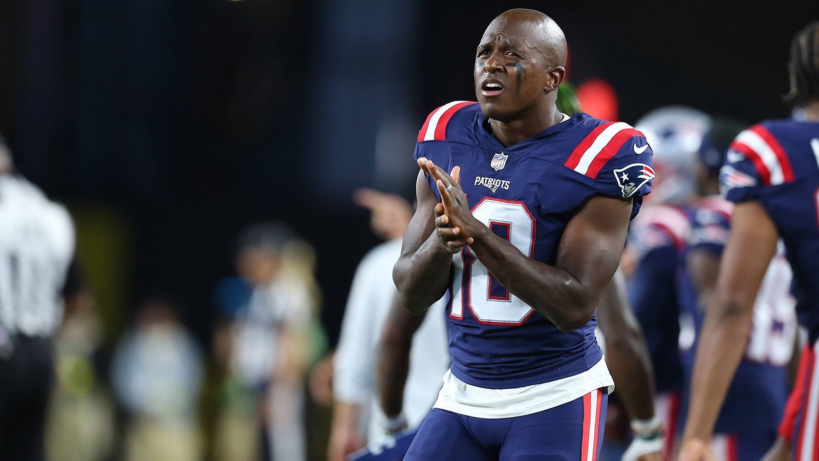 
                <strong>Rice, Brees, Manning und Co.: Die Rekordspieler aller NFL-Teams</strong><br>
                Matthew Slater hat noch nicht genug! Der Special Teamer wird in der kommenden Saison seine 16. NFL-Spielzeit gehen. Bisher absolvierte der 37-Jähirge 223 Regular-Season-Partien für die New England Patriots. Eine beeindruckende Zahl, die innerhalb der Franchise allerdings nicht für den Rekord reicht. Wer die meisten Spiele für die Patriots absolviert hat? Aufmerksame ran-User dürften die Antwort recht schnell parat haben. Wir haben die "Rekordmänner" aller 32 NFL-Teams für Euch zusammengetragen.
              