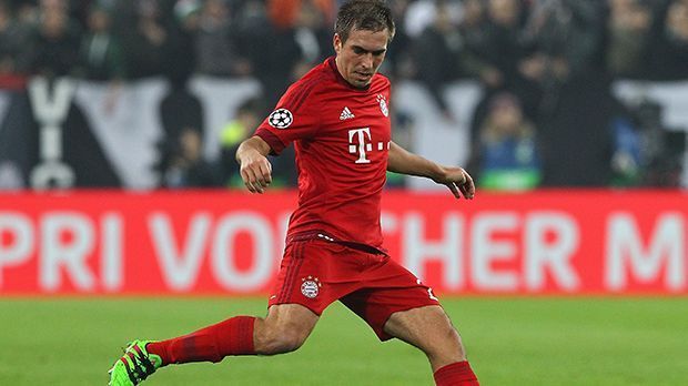 
                <strong>Platz 7: Philipp Lahm (FC Bayern München)</strong><br>
                Platz 7: Philipp Lahm (FC Bayern München). Der Routinier absolvierte gegen Borussia Dortmund sein 300. Bundesliga-Spiel für den Rekordmeister. In seiner 13. Profisaison büßt er kein bisschen seiner Genauigkeit ein. Von 1.493 gespielten Pässen kamen 1.354 beim Teamkollegen an. Das ergibt eine starke Passquote von 91 Prozent.
              