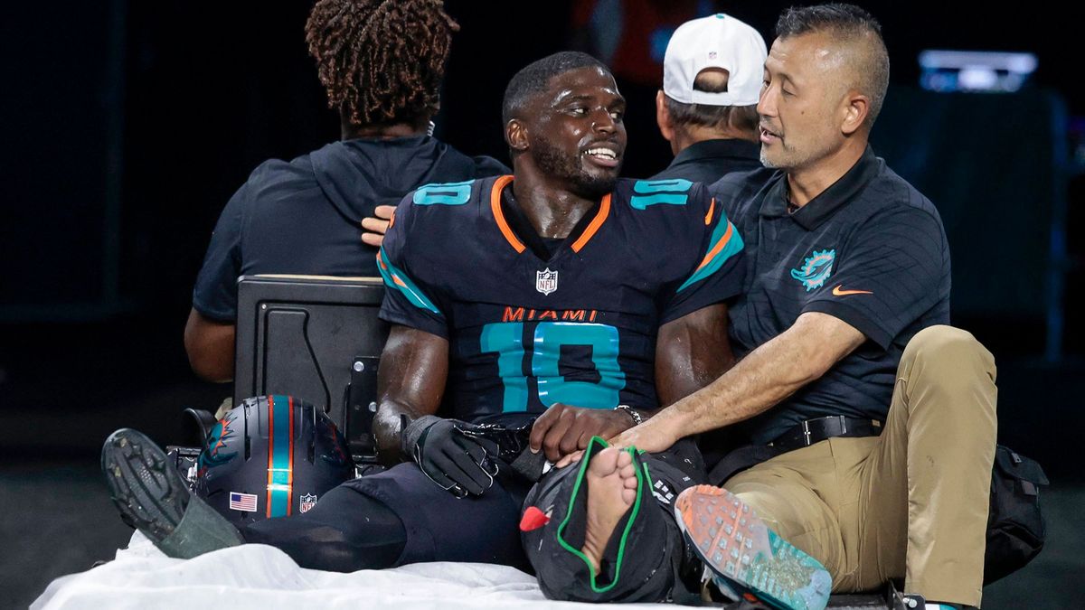 September 29, 2025, Miami Gardens, Florida, USA: Miami Dolphins wide receiver Tyreek Hill (10) is carted off after an injury in the second half of the NFL, American Football Herren, USA game agains...