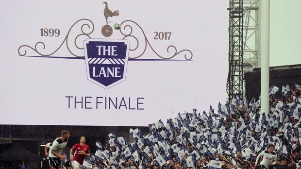 
                <strong>Tottenham Hotspur: Abschied von der White Hart Lane 3</strong><br>
                36.000 Zuschauer waren schlussendlich da, als es am Sonntag, 14. Mai 2017, gegen Rekordmeister Manchester United noch ein allerletztes Mal an der White Hart Lane so richtig zur Sache ging.
              