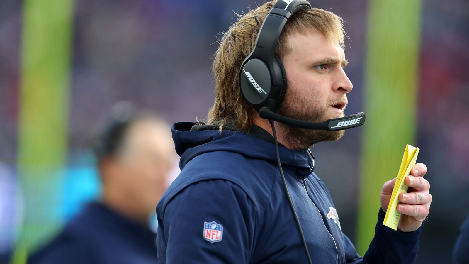 
                <strong>Outside Linebackers Coach</strong><br>
                Stephen Belichick ist der Sohn von Head Coach Bill und probiert sich diese Saison auf einem neuen Posten aus: Nachdem er vier Jahre lang für die Safeties und 2019 zudem für die Secondary der Patriots verantwortlich war, übernimmt er nun die Outside Linebacker. Für ihn ist es bereits das neunte Jahr als Coach in der NFL.
              