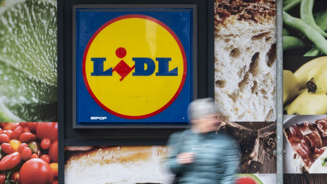 Das Unternehmen Tillman's ruft eine bestimmte Wurstart zurück, die den Angaben zufolge bei Lidl verkauft wurde. (Archivbild)