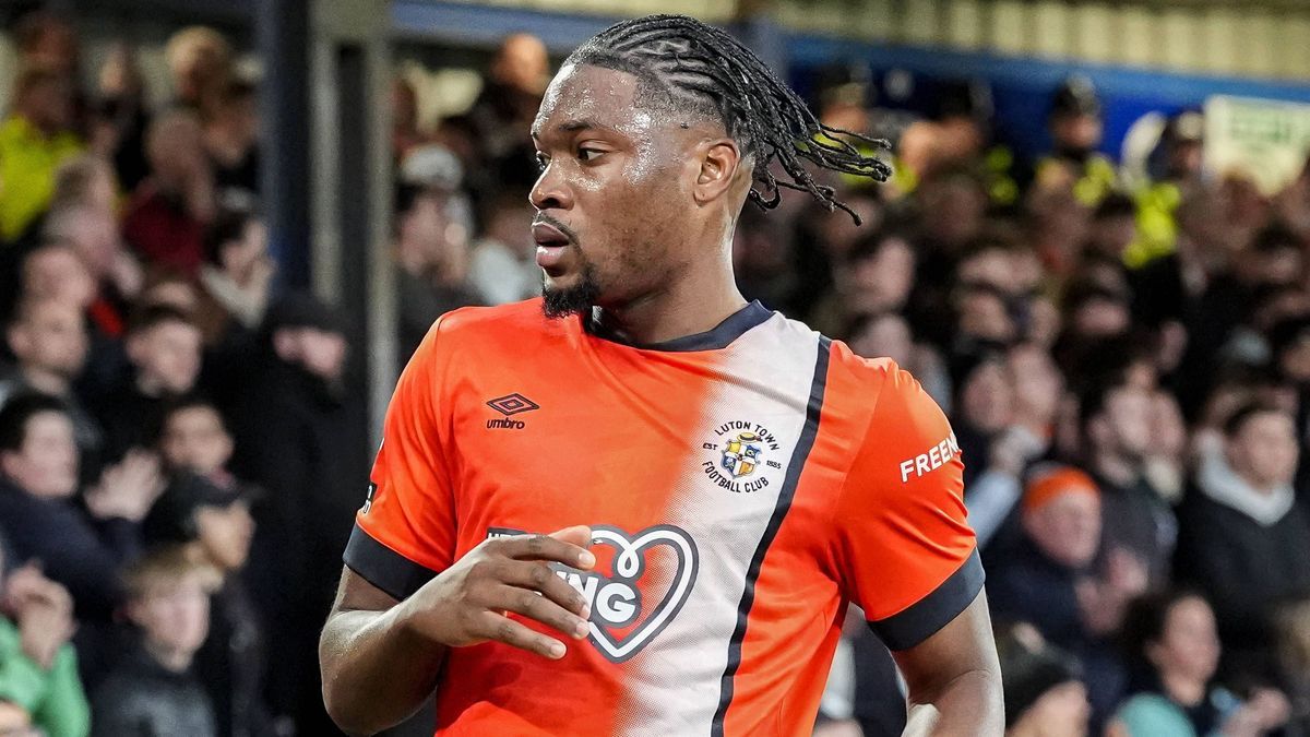 Teden Mengi (15) of Luton Town during the Premier League match between Luton Town and Manchester United, ManU at Kenilworth Road, Luton, England on 18 February 2024. Copyright: xDavidxHornx PMI-609...