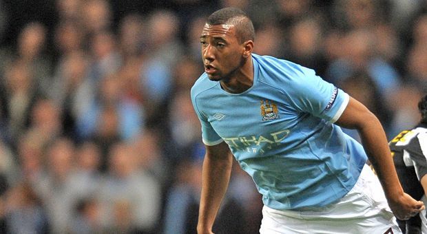 
                <strong>IV: Jerome Boateng</strong><br>
                Manchester City (2010 bis 2011 - 24 Spiele)
              