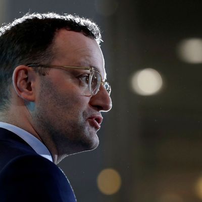 Spahn höchst unzufrieden: Nennt Regierung "Blockade-Koalition".