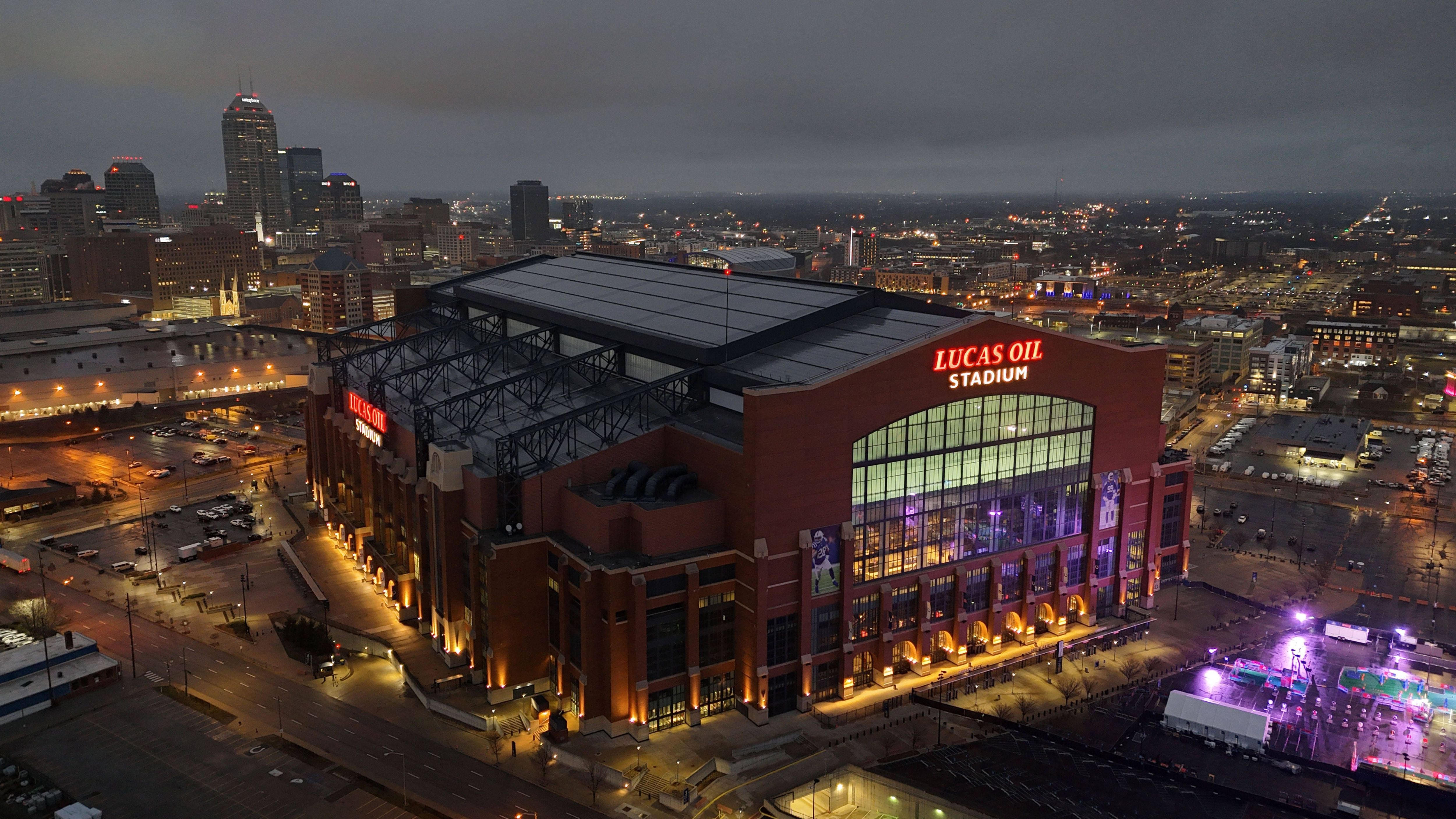 <strong>26. Platz: Indianapolis Colts (Lucas Oil Stadium)</strong> <br>Vier Tickets: 428 Dollar<br> Zwei Bier: 18 Dollar<br> Zwei Softdrinks: 8,50 Dollar<br> Vier Hotdogs: 24 Dollar<br> Parken: 26 Dollar<br> <strong>Gesamtkosten: 504,50 Dollar</strong>