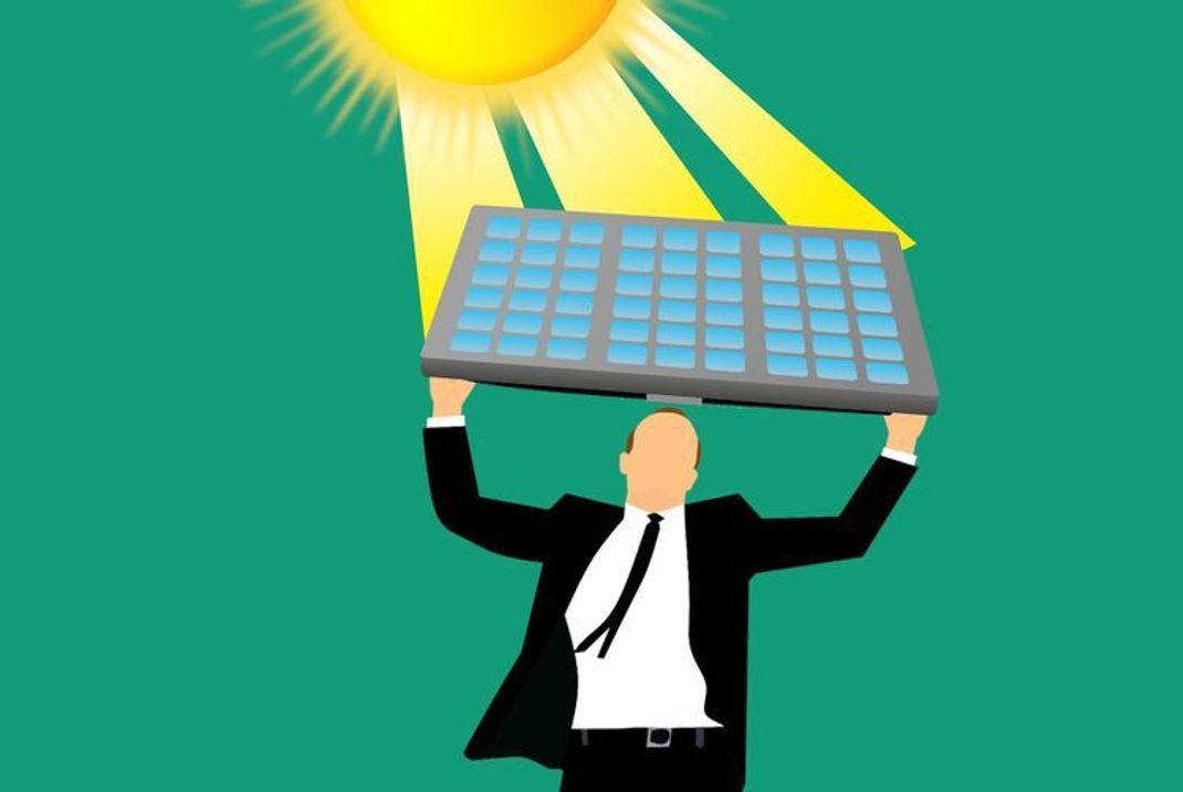 Stecker rein, fertig! Mit einer Balkon-Solaranlage Strom erzeugen und sparen