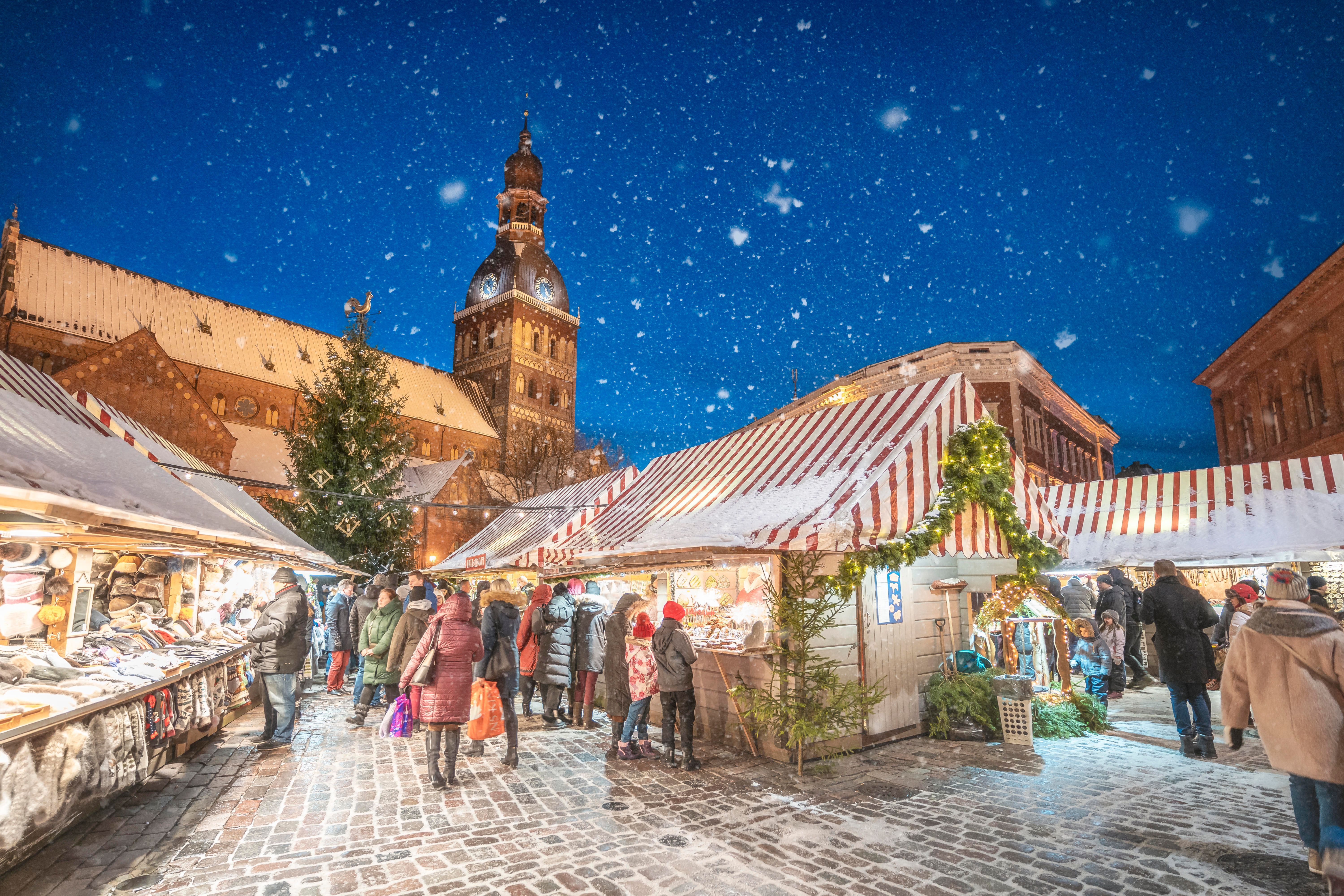 Platz 4: Auf den vierten Platz wurde der Weihnachtsmarkt in Riga, Lettland gewählt. Er gilt als einer der authentischsten Weihnachtsmärkte in Europa.