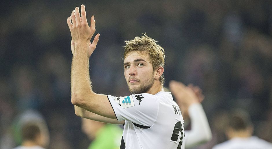 
                <strong>Guardiola vs. Gladbach</strong><br>
                26.10.2014 - Borussia Mönchengladbach 0:0 Bayern München. Christoph Kramer applaudiert den Fans. Borussia Mönchengladbach schafft es gegen den Top-Favoriten FC Bayern München einen Punkt zu ergattern. Pep Guardiola ist sichtlich geschockt ...
              