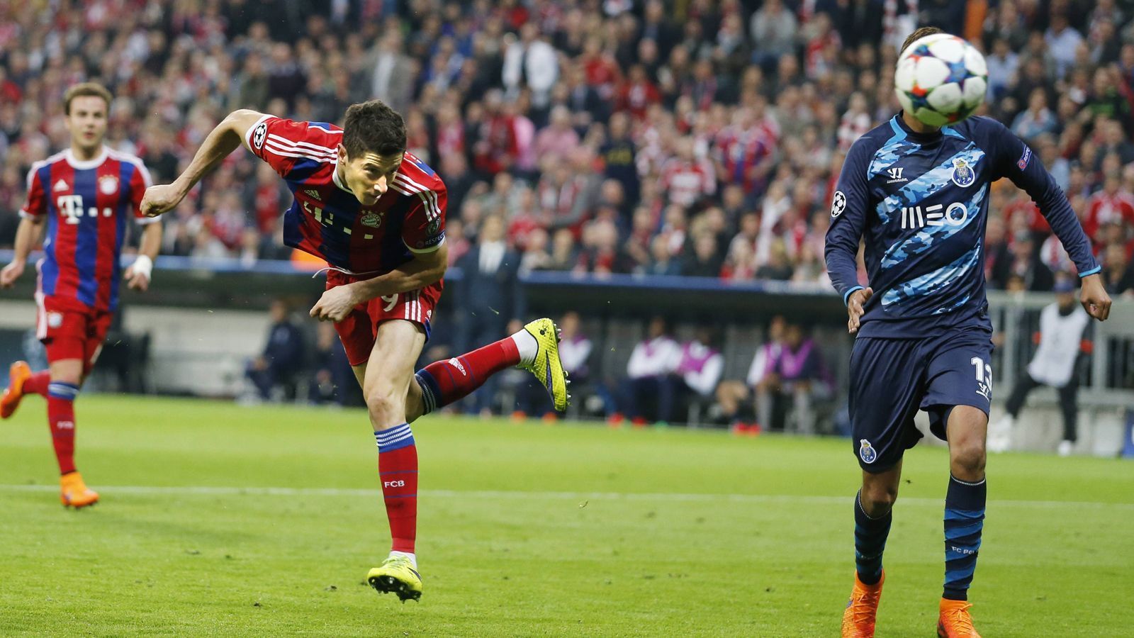 
                <strong>2014/15: Bayern München - FC Porto</strong><br>
                Hinspiel: FC Porto - Bayern München 3:1 -Rückspiel: Bayern München - FC Porto 6:1 -Weiterer Verlauf: Halbfinal-Aus gegen den FC Barcelona (0:3, 3:2)
              
