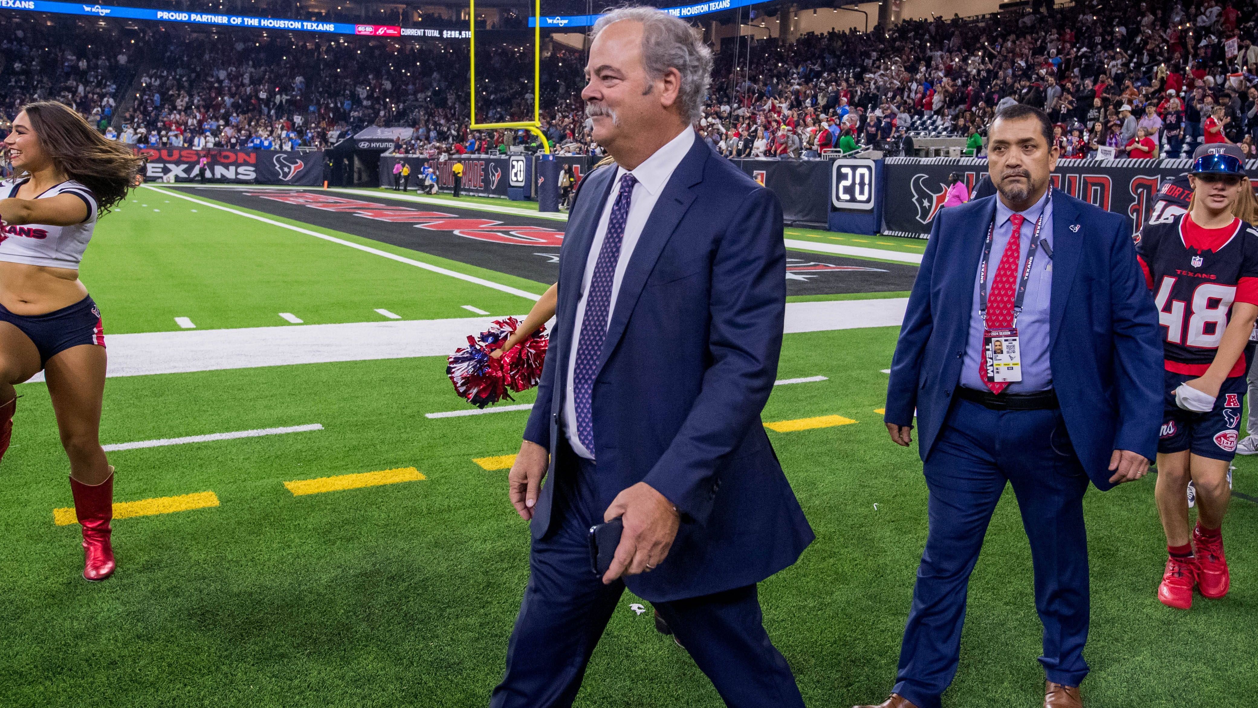 <strong>Houston Texans - Cal McNair</strong><br>Nach dem Tod ihres Mannes Bob McNair war zunächst Janice McNair Haupteigentümerin der Houston Texans. Ihr Mann, Gründer der Firma "Cogen Technologies", gründete 1998 die "Houston Texans Holding". Am 6. Oktober 1999 wurden die Texans zum 32. NFL-Team ernannt. Inzwischen ist Cal McNair Owner des Teams, er kümmerte sich nach dem Tod seines Vaters Bob bereits um das operative Geschäft und vertrat seine Mutter.