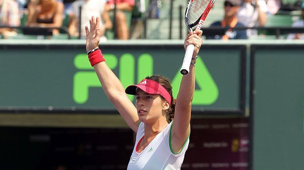 
                <strong>Die deutschen Tennismädels: Andrea Petkovic</strong><br>
                Sie steht stellvertretend für den Aufschwung im deutschen Damen-Tennis. In der Rangliste hat sie sich nach zahlreichen Verletzungen in der Weltrangliste wieder nach oben gearbeitet und kann sich mittlerweile wieder zu den 50 besten Tennisspielerinnen der Welt zählen.
              