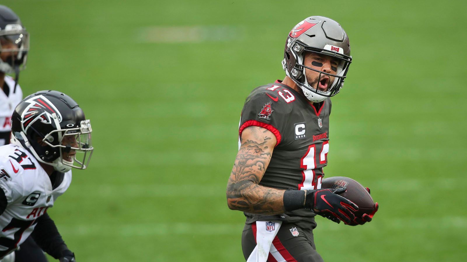 
                <strong>Mike Evans (Tampa Bay Buccaneers)</strong><br>
                In dieser Saison verdient: 16.750.000 Dollar - Aktueller Vertrag: 82.500.000 Dollar über fünf Jahre  - Bisher in der Karriere verdient: 69.674.588 Dollar
              