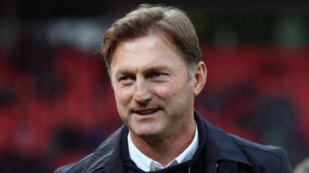 
                <strong>Platz 5 - Ralph Hasenhüttl (RB Leipzig)</strong><br>
                Jahresgehalt: 2 Millionen EuroIm Amt seit: 1. Juli 2016Vertrag bis: 30. Juni 2019
              