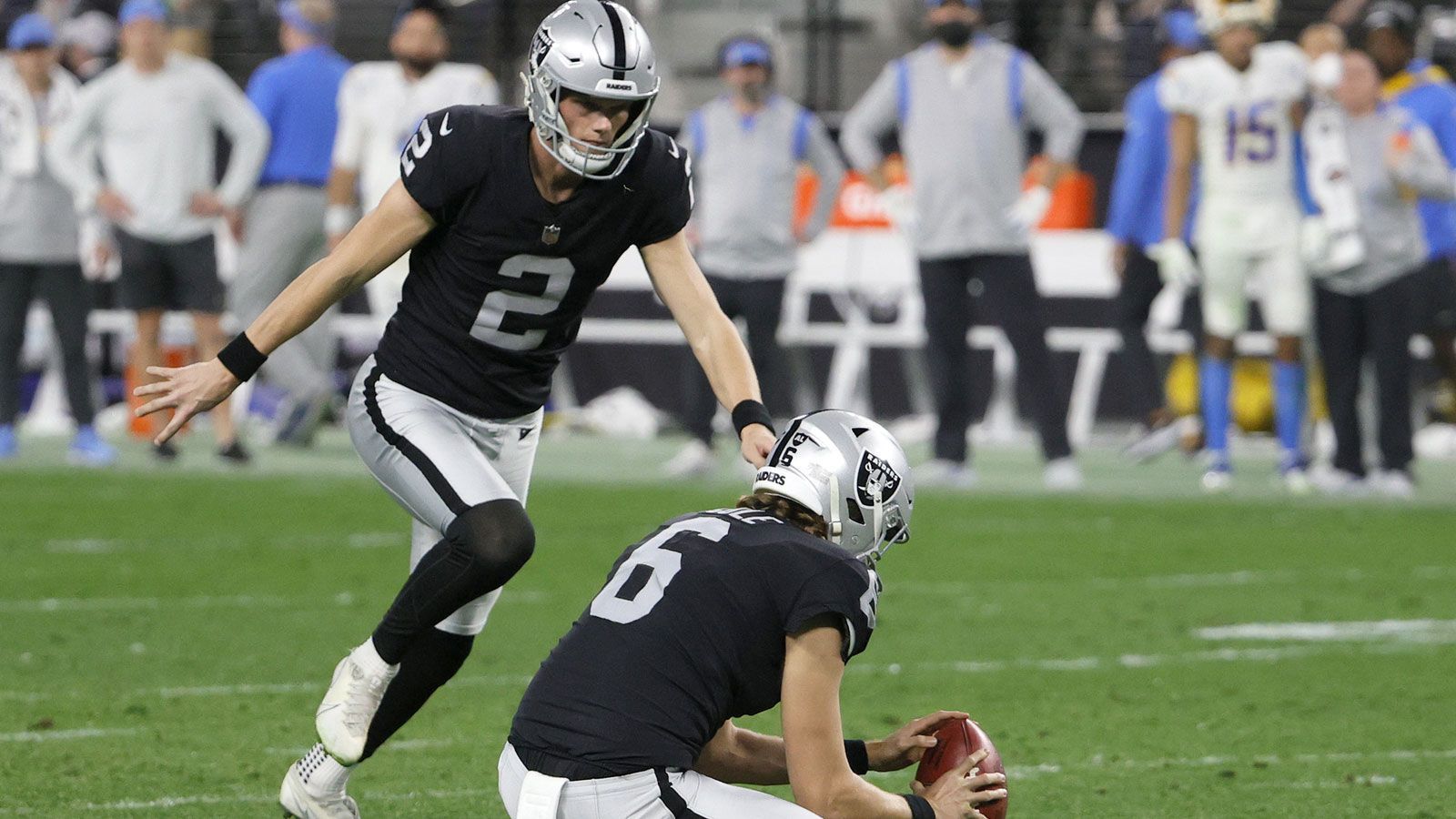 
                <strong>Platz 6 (geteilt): Daniel Carlson</strong><br>
                &#x2022; Team: Las Vegas Raiders<br>&#x2022; <strong>Overall Rating: 81</strong><br>&#x2022; Key Stats: Kick Power: 94 – Kick Accuracy: 90 – Stamina: 83<br>
              