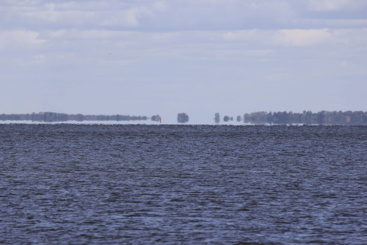 Aladin, nimm Platz! An diesem Ostseehaff scheint das Ufer zu schweben. 