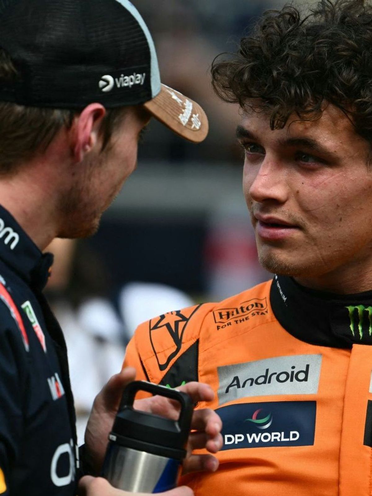 Auch 2025 Titelkonkurrenten: Verstappen (l.) und Norris