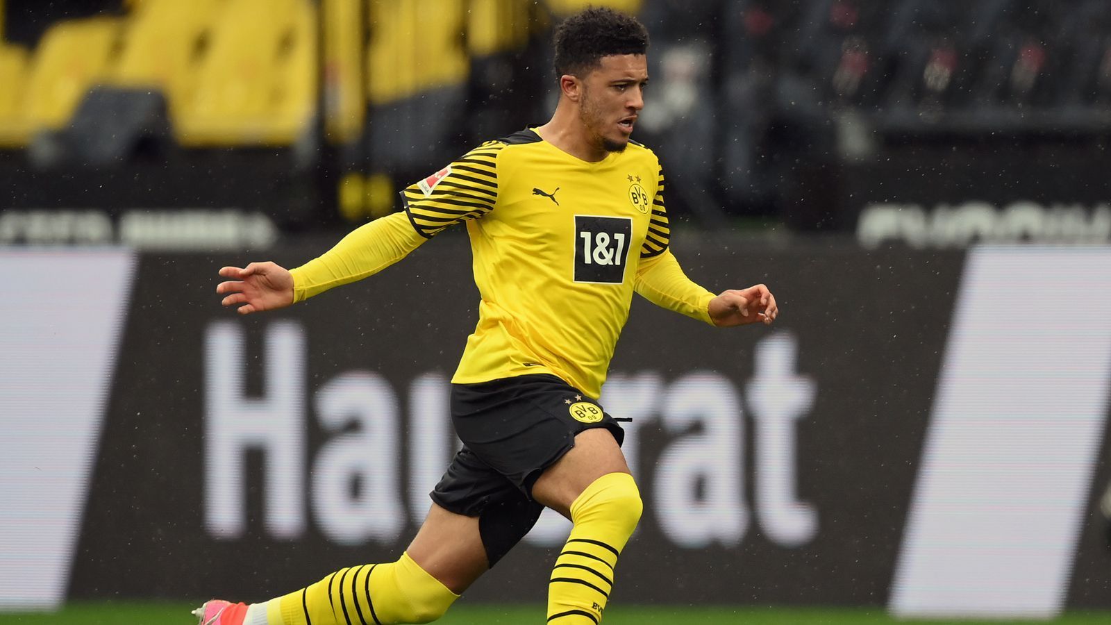 
                <strong>Platz 11: Jadon Sancho (Borussia Dortmund)</strong><br>
                Marktwert: 120,8 Millionen Euro - Vertragslaufzeit: 2023 - Alter: 21 Jahre - Position: Angriff
              