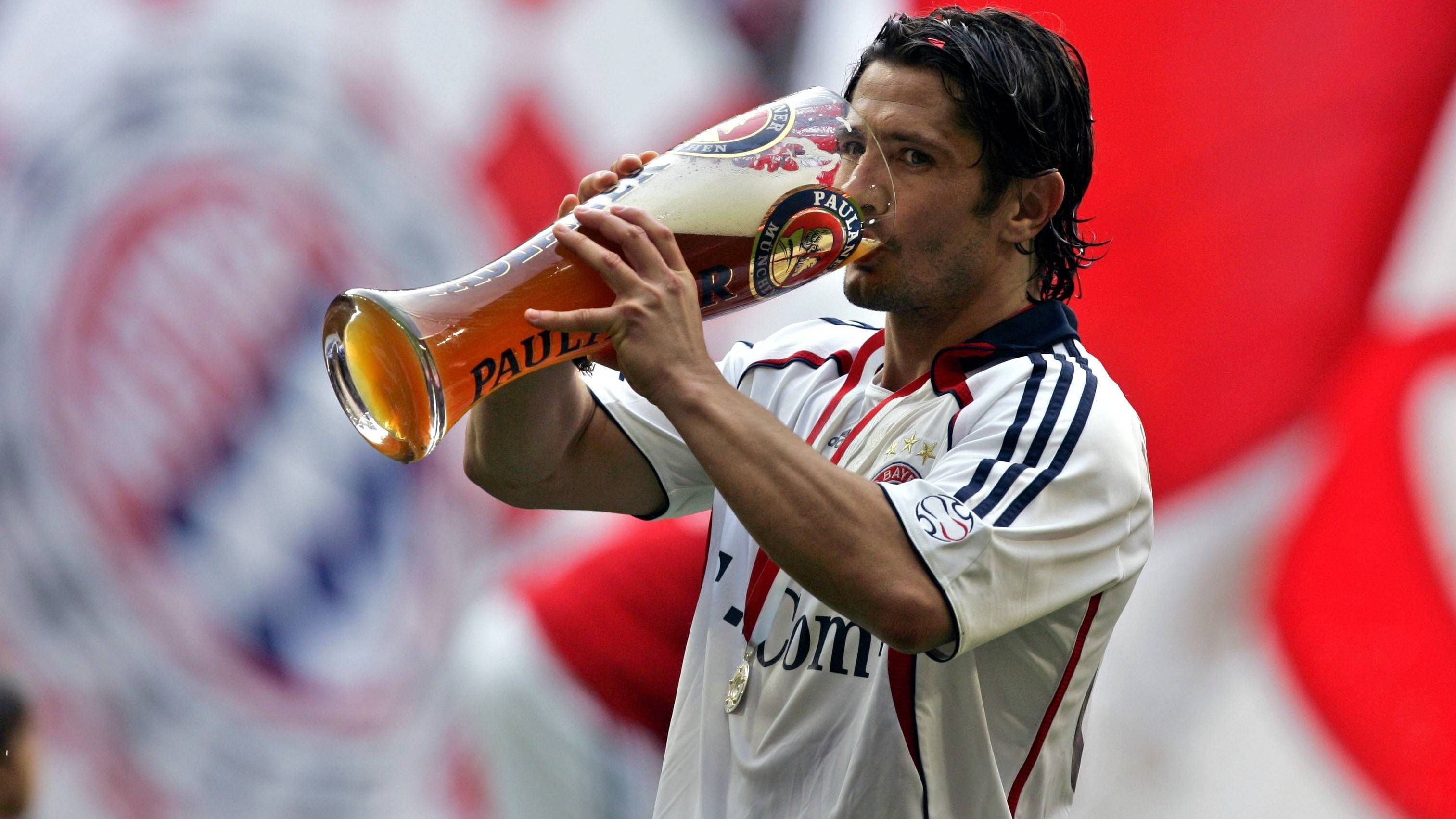 <strong>Bixente Lizarazu (2004/05)</strong><br>Dass Wintereinkäufe auch sinnvoll sein können, zeigte die Rückkehr von Lizarazu. Ein halbes Jahr spielte der Franzose für Olympique Marseille und dann ging es auch schon wieder ablösefrei zurück nach München. Dort absolvierte der Linksverteidiger noch 183 Pflichtspiele, ehe das Karriereende folgte.