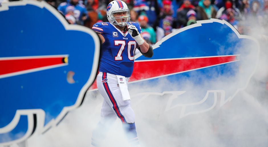 
                <strong>Eric Wood</strong><br>
                Center, Buffalo Bills: 1053 Snaps
              