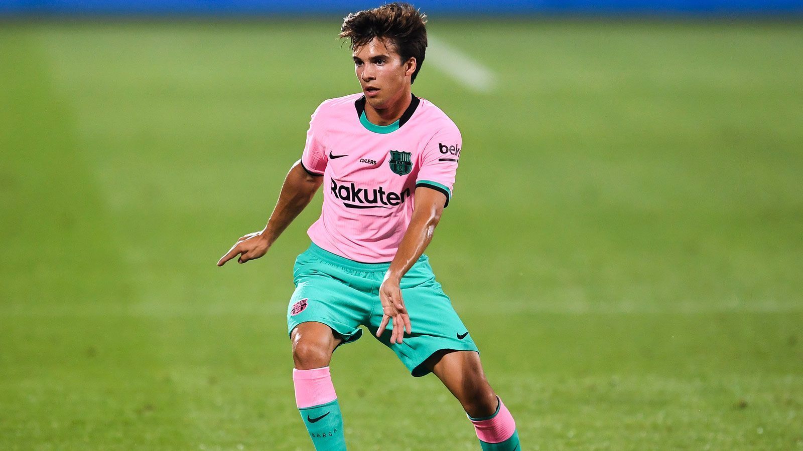 
                <strong>Riqui Puig (21)</strong><br>
                Aktueller Verein: FC Barcelona - Position: Zentrales Mittelfeld - Marktwert: 20 Millionen Euro
              