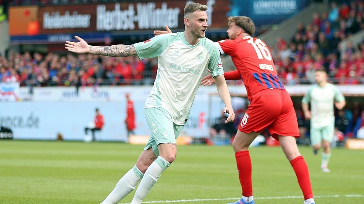Marvin Ducksch jubelt nach seinem Treffer in Heidenheim