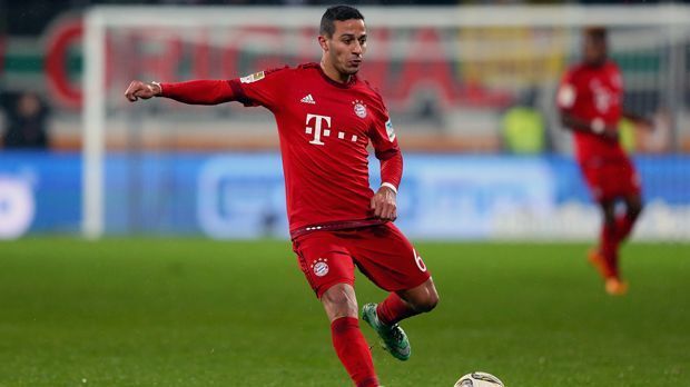 
                <strong>Thiago Alcantara</strong><br>
                Thiago Alcantara verriet "uefa.com", welche fünf Spieler sein Dream Team bilden würden. Im "five-a-side"-Team sind durchwegs Weggefährten des Bayern-Stars - und zwei Familien-Mitglieder.
              