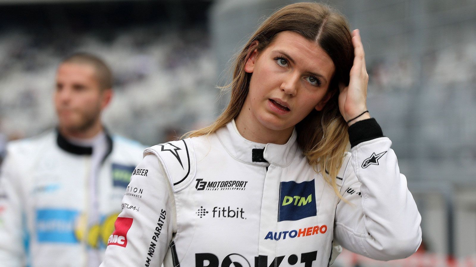 
                <strong>Esmee Hawkey (T3 Motorsport)</strong><br>
                &#x2022; Im Team seit: 2021<br>&#x2022; Aktive Jahre in der DTM: seit 2021<br>&#x2022; Erfolge: -<br>
              