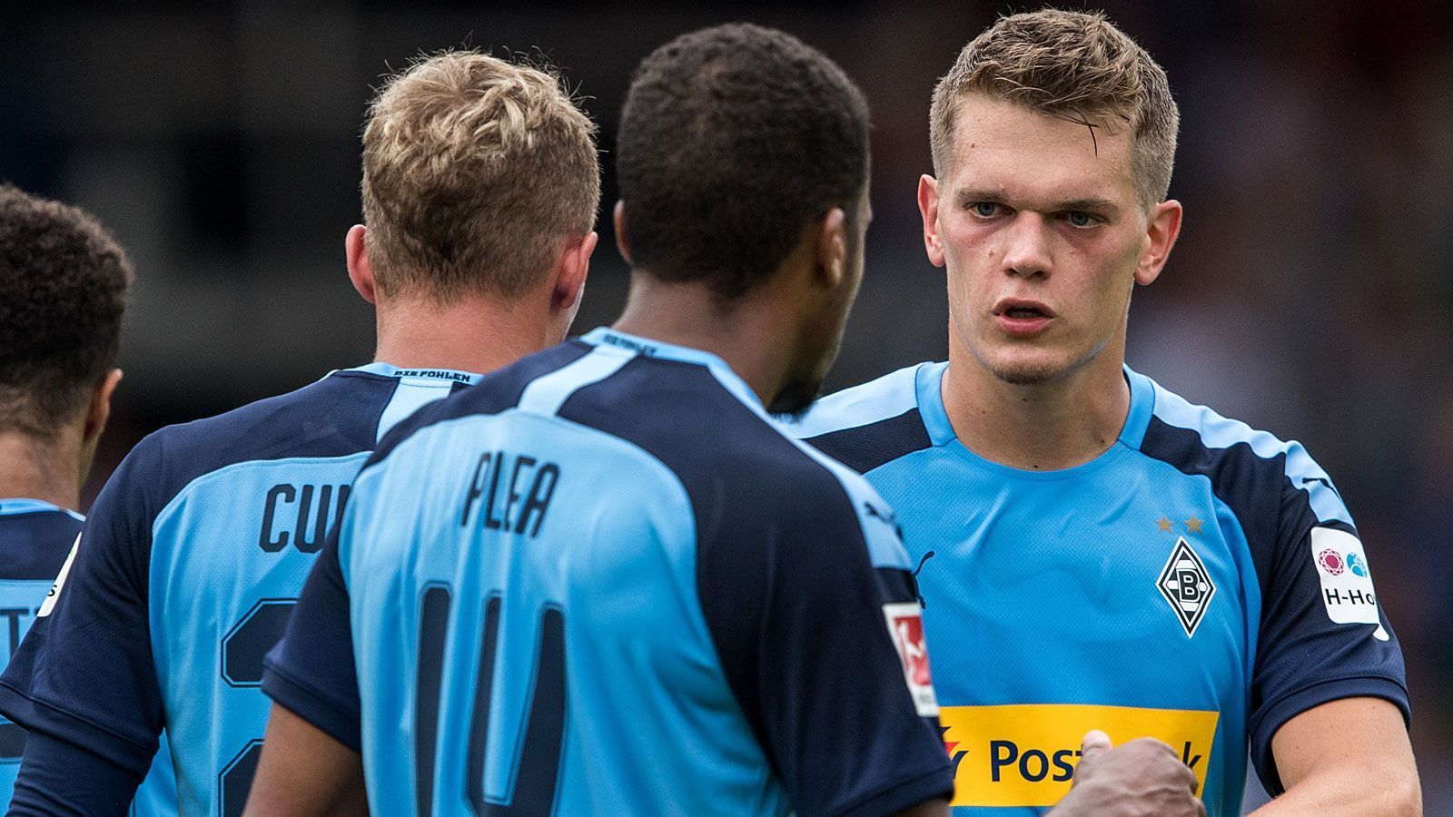 
                <strong>Matthias Ginter</strong><br>
                Noch ein Weltmeister ohne Einsatz, aufgrund des Überangebots von Verteidigern im Aufgebot von Joachim Löw erlebte Ginter die WM komplett von der Bank aus. Der damals 20-Jährige wechselte aus Freiburg nach Dortmund, schaffte dort aber den Durchbruch nicht. Mittlerweile spielt Ginter in Gladbach und ist dort wie in der Nationalmannschaft Leistungsträger.
              