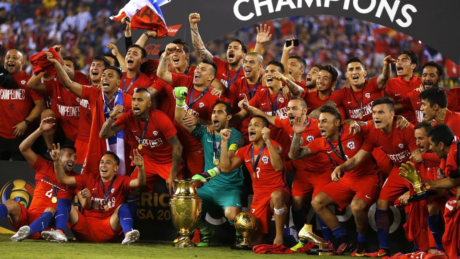 
                <strong>Platz 8: Chile (zwei Final-Teilnahmen)</strong><br>
                Im Copa-America-Finale: 2015, 2016Copa-America-Titel: 2Beste WM-Platzierung: Achtelfinale (1998, 2010, 2014)
              